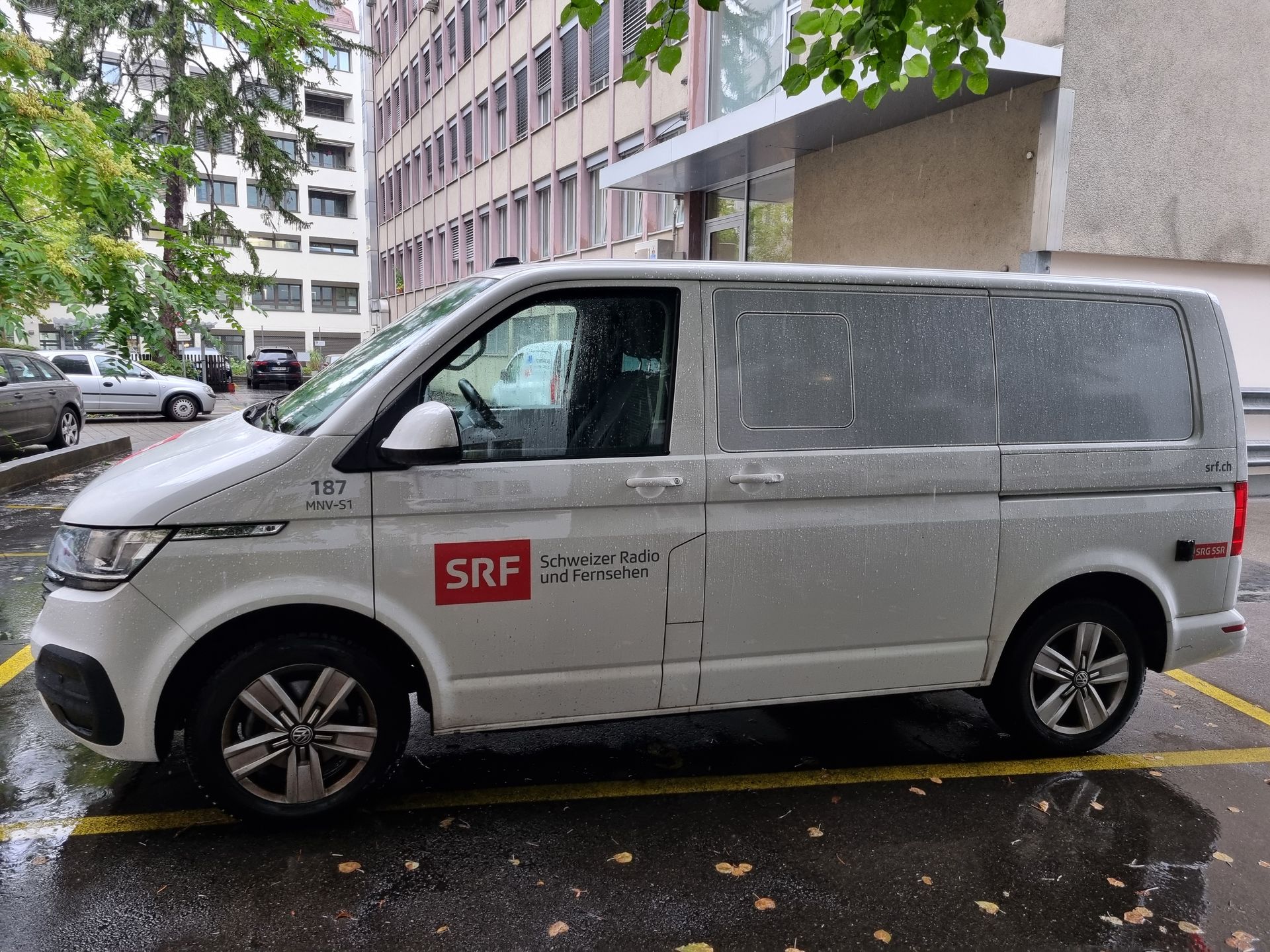 SRF-Bus